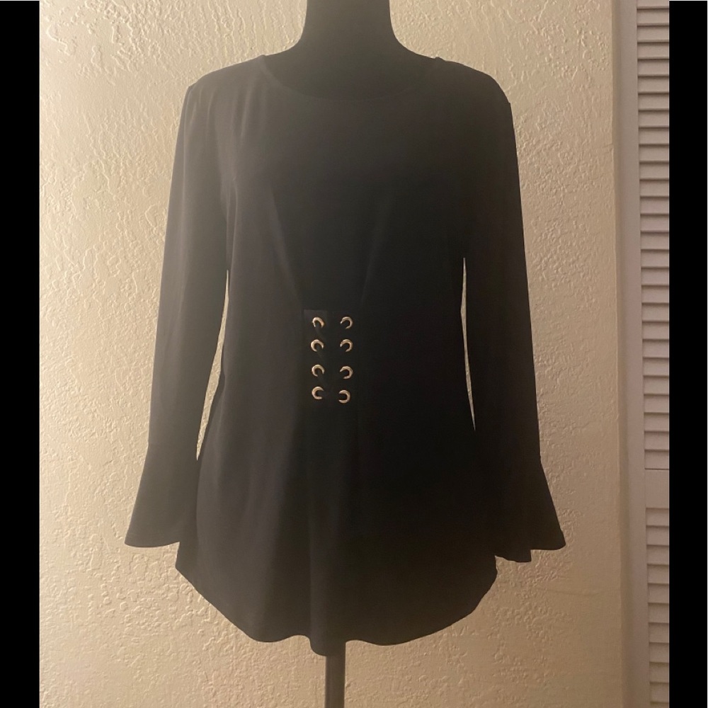 3/4 sleeve black top